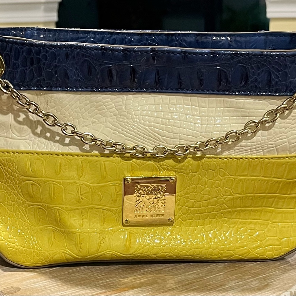 VINTAGE 90'S ANNE KLEIN VEGAN CROSSBODY/SHOULDER BAG.